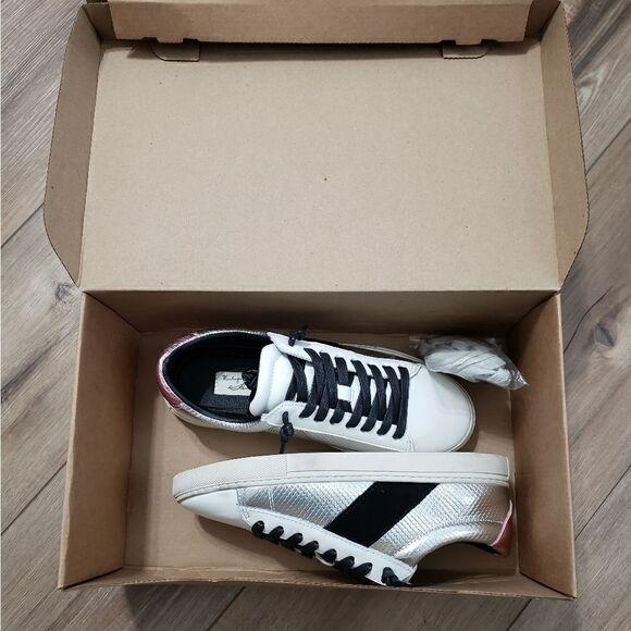 Vintage Havana Aimee Chrome Slip On Sneakers Size 7.5 NIB - Picture 4 of 16